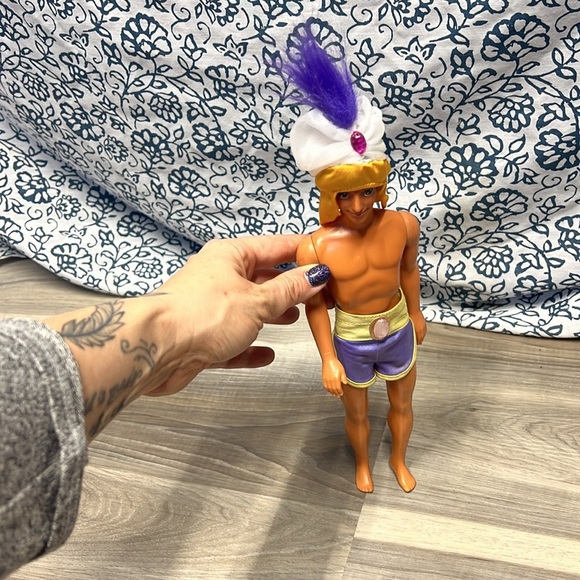 🏳️🌈 Disney vintage Aladdin doll - Picture 3 of 5